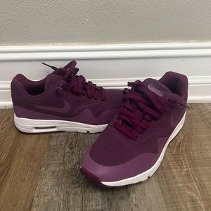 Nike Air Max - Purple - Size 8